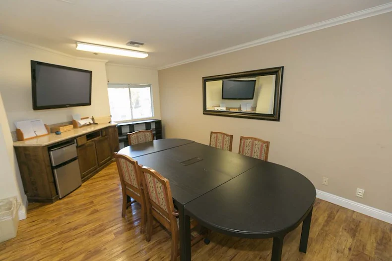 Image of Palm Terrace Healthcare & Rehabilitation Center (4)