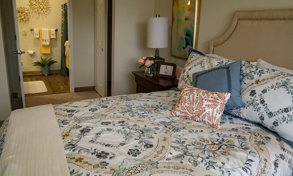 Wilshire Estates Gracious Retirement Living, independent living in Silver Spring, MD, apartment bedroom