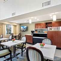Dining area at the Waters of Highland Park 