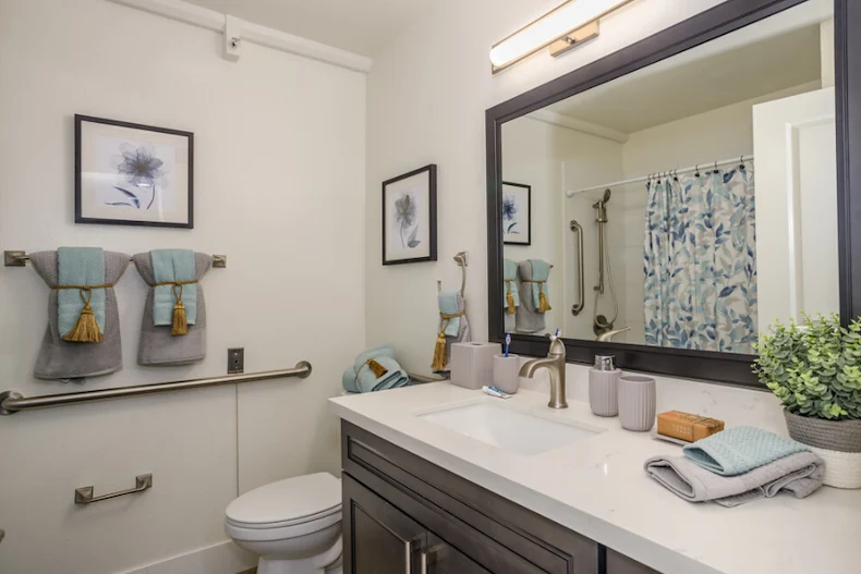 Image of The Crest at Citrus Heights (6)