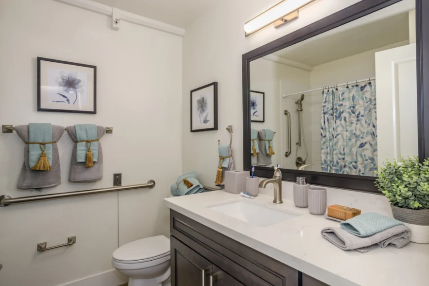 Image of The Crest at Citrus Heights (6)