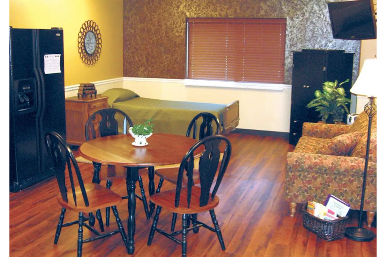Image of Assisted Living at Miller's Merry Manor (5)