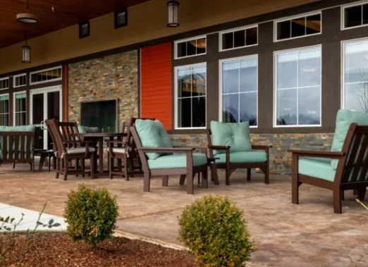 Fieldstone on Clear Creek Independent and Assisted Living outdoor sitting area