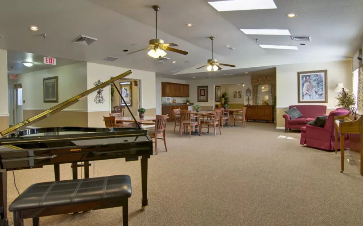 Image of Ravenwood Senior Living (5)