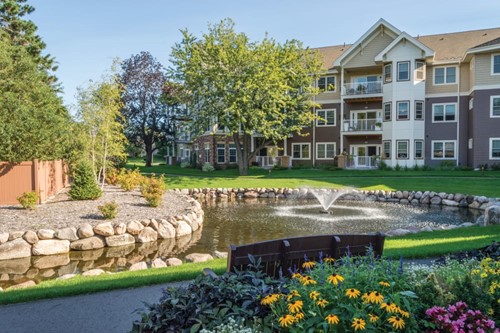 Image of Applewood Pointe of Shoreview Cooperative (1)