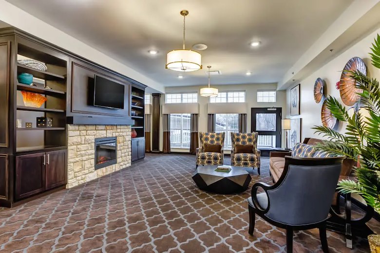 Image of The Oaks at Belmont Senior Living (3)