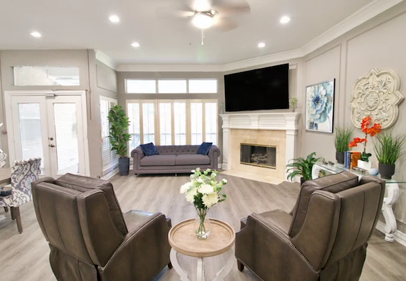 Image of Silver Leaf Chalfont (4)