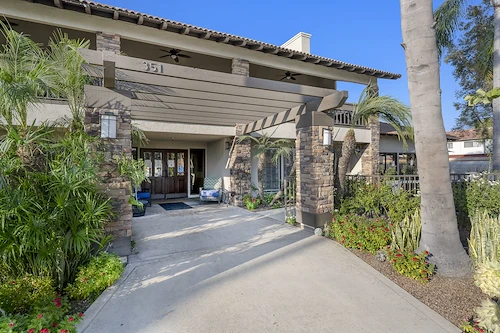 Image of Crescendo Senior Living (1)