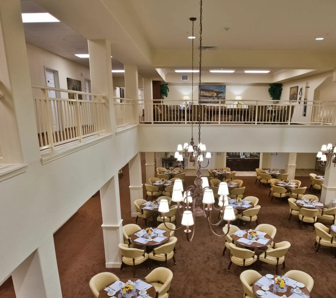 Pioneer Ridge Gracious Retirement Living Hawthorn Senior Independent Living in McKinney, Texas dining room