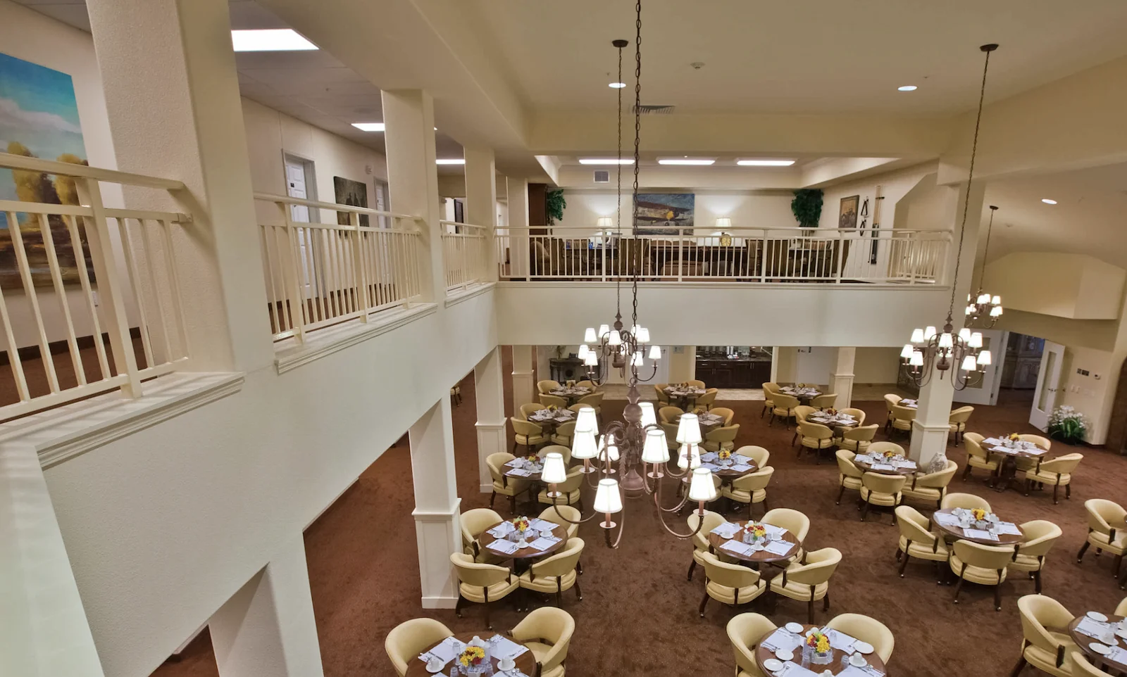 Pioneer Ridge Gracious Retirement Living Hawthorn Senior Independent Living in McKinney, Texas dining room
