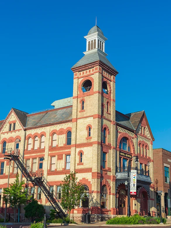 Image of Hearthstone Manor (1)