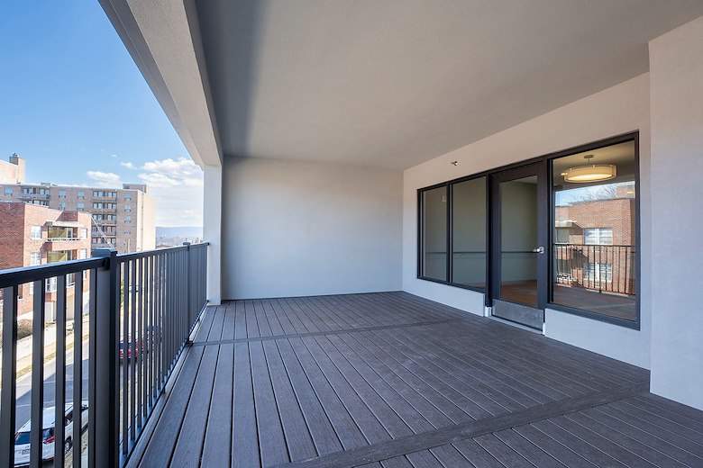 Image of 1528 West Apartments (9)