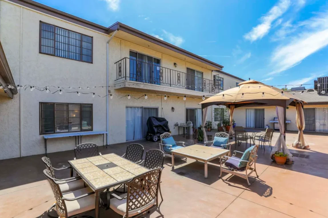 Image of Sea Cliff Assisted Living (2)