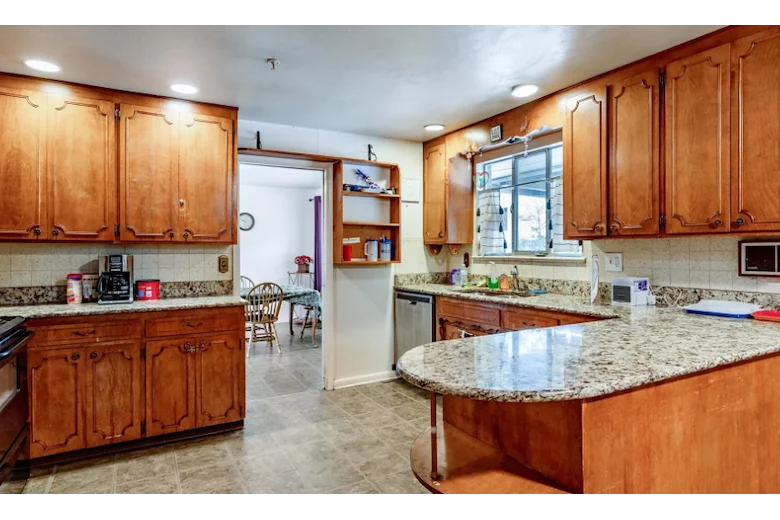 Image of Woodburn Home (6)