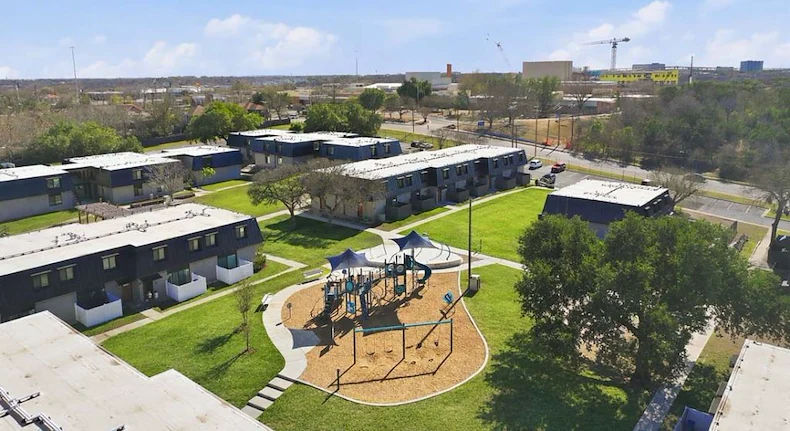 Image of Travis Park Apartments (1)
