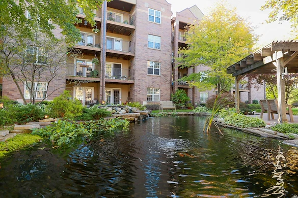 The Commons Corewell Health - Oak Terrace Dearborn Pond