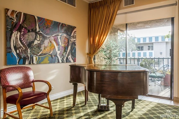 Image of Savant of Santa Monica (2)