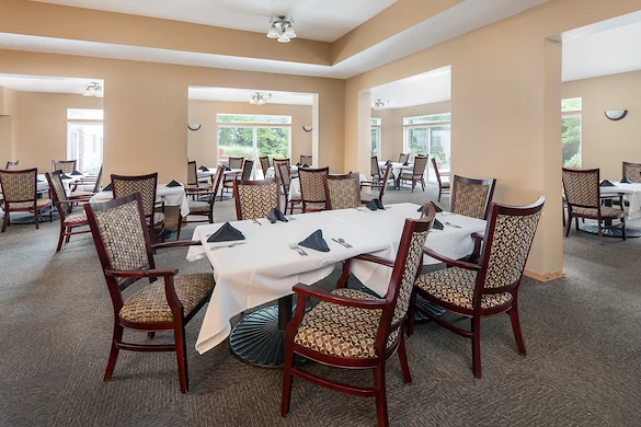 Park Vista Retirement Living North Hill East Moline, IL, dining room
