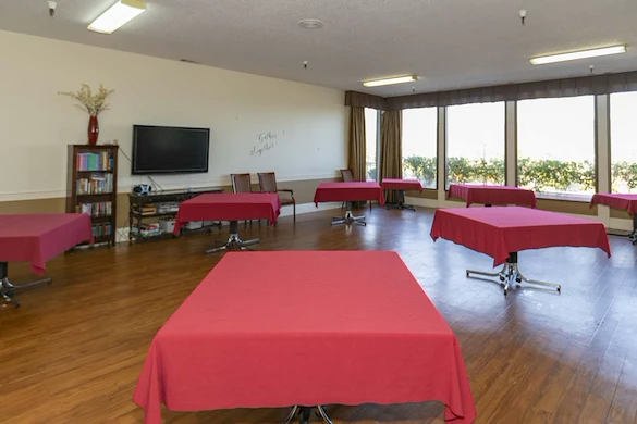 Image of Cloverdale Healthcare Center (3)