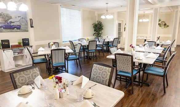 Image of Commonwealth Senior Living at Leigh Hall (4)