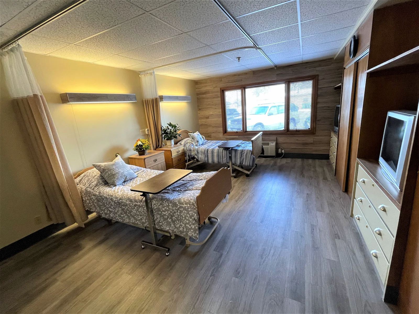 beautiful semi private room options