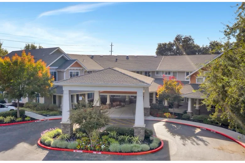 Image of The Commons at Elk Grove (2)