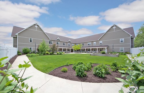 Image of Charter Senior Living of Pekin (2)