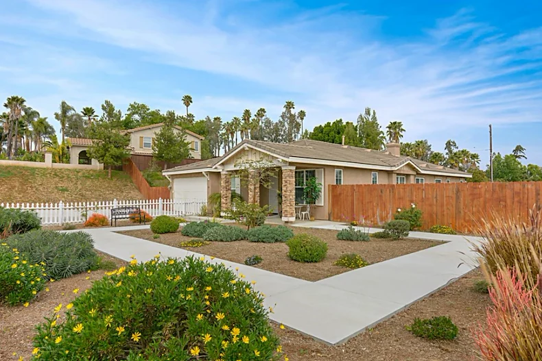 Image of Splendor Valley Senior Living (1)