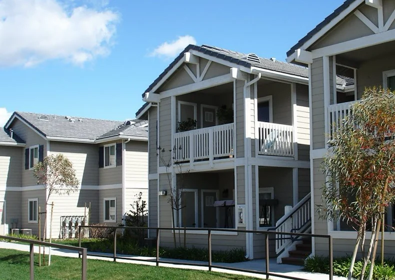 Image of Vintage Crest (4)