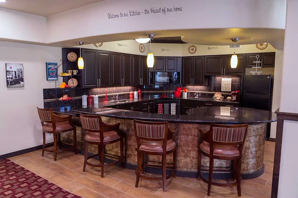 Willow Creek Gracious Retirement Living Hawthorn Senior Independent Living in Chesapeake, Virginia kitchen