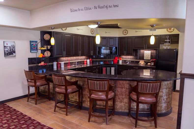 Willow Creek Gracious Retirement Living Hawthorn Senior Independent Living in Chesapeake, Virginia kitchen