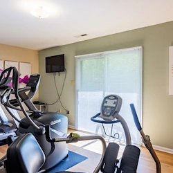 Image of Commonwealth Senior Living at Farnham (5)