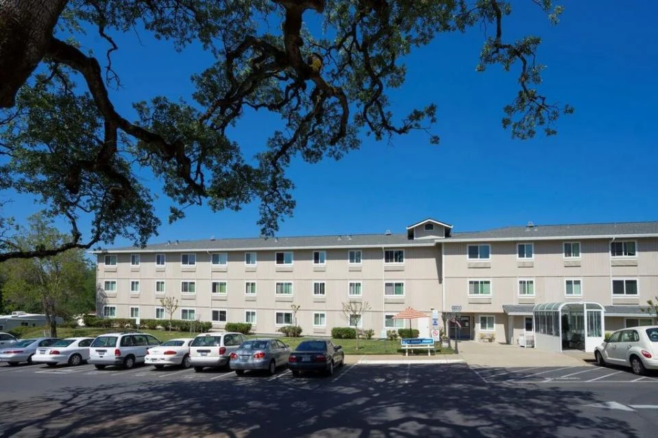 Image of Eskaton Lincoln Manor (1)