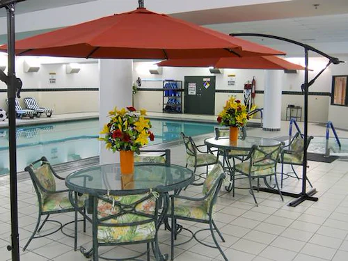Pool & Spa