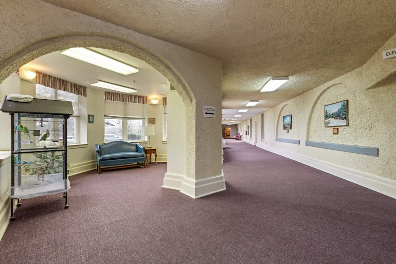 Image of Spring Oak at Bedford (3)