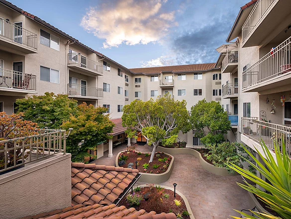 Image of Holiday Warburton Place (3)