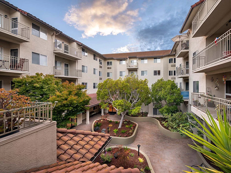 Image of Holiday Warburton Place (3)