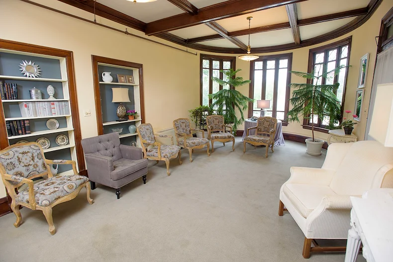 Image of Atrium at Oak Crest Residence (8)