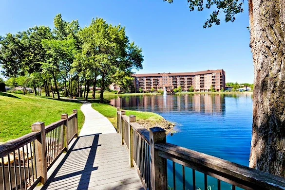 Image of Lakeview Village (3)