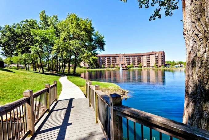 Image of Lakeview Village (3)