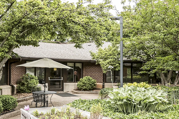 Image of Signature Healthcare At Jefferson Manor Rehab & We (10)