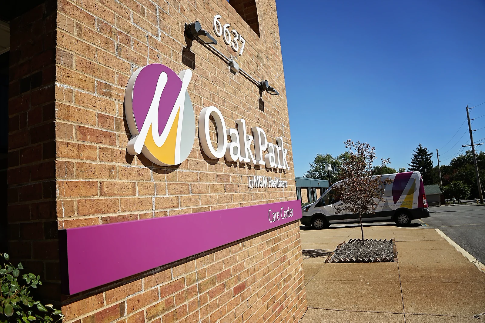 Image of Oak Park Care Center (2)