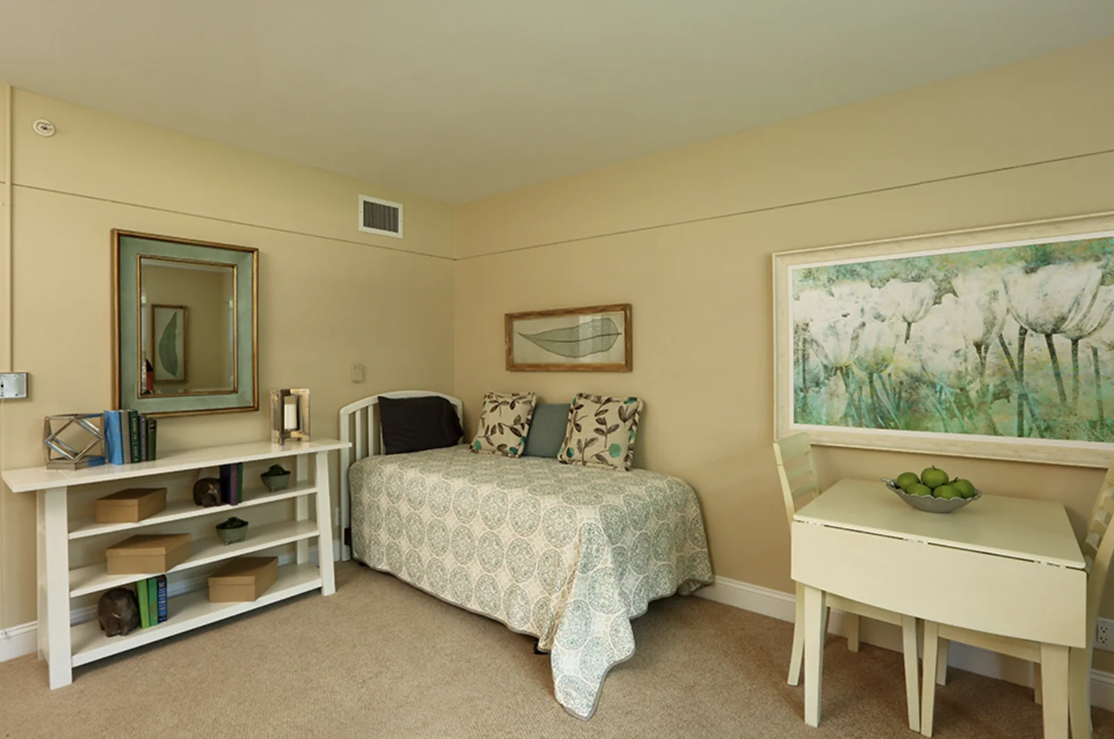 Franklin Manor Suites and Studio Apartments