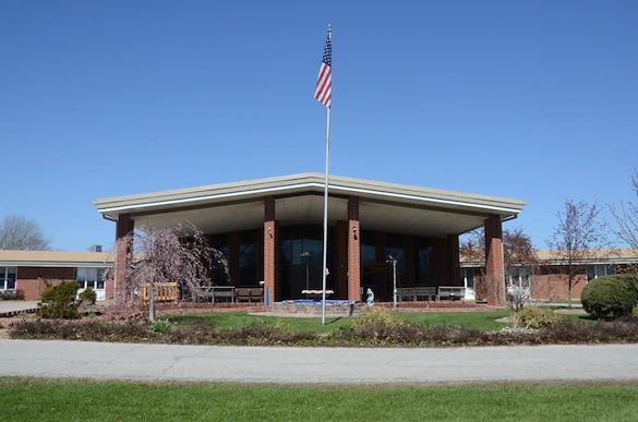 Image of Colonial Manor Of Amana (1)