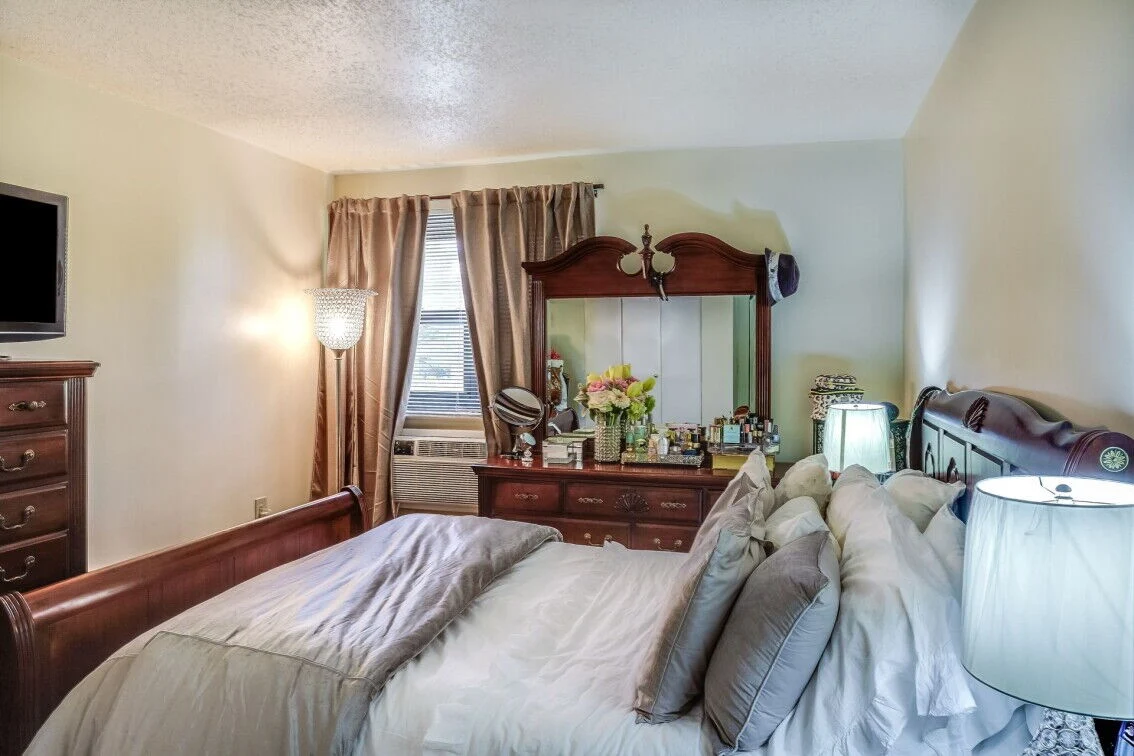 Image of Pinecrest Manor (10)