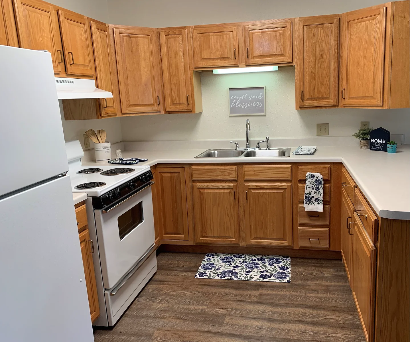 Image of Mills Harbour Assisted Living Lake (8)