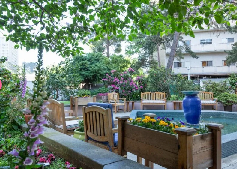 Piedmont Gardens Senior Living in Oakland, CA, outdoor sitting area
