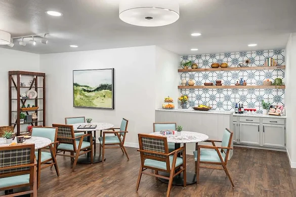 Image of Rivercrest Place (6)