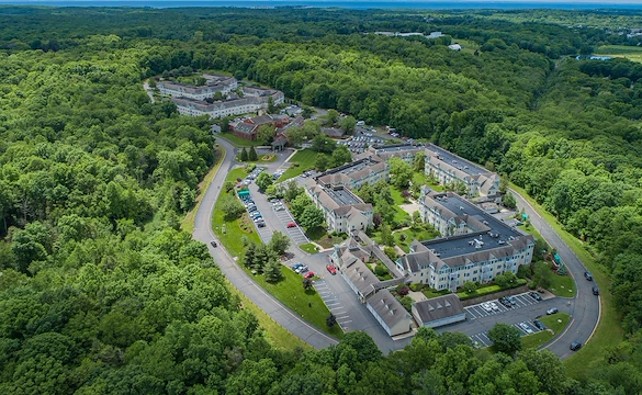 Image of Evergreen Woods Skilled Nursing - North Branford, CT (5)