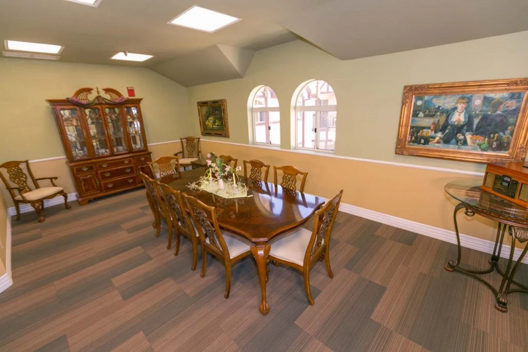 Lexington Assisted Living senior living community offering independent living, assisted living, and memory care in Ventura, CA, private dining room